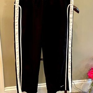 Nike Capri length loose fit fitness or track pants Black/White stripe trim Large